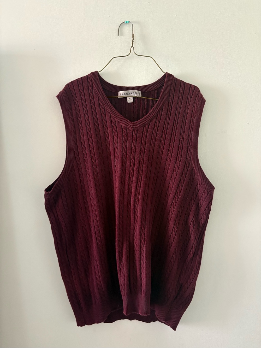 Men's Cable Knit V-Neck Sweater Vest - Burgundy made in U.S.A.